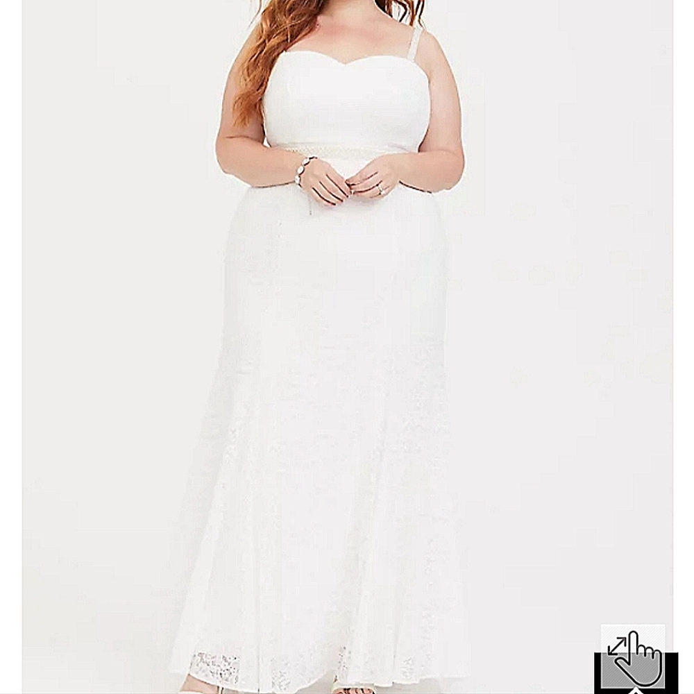 Torrid Ivory Lace Merrmaid Gown size 20